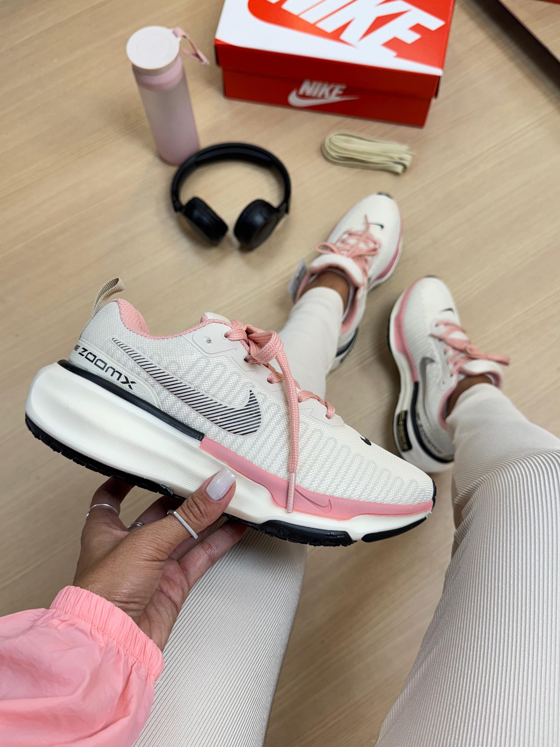 Tênis Feminino Zoomx 04 (2 Pares Cadarços)