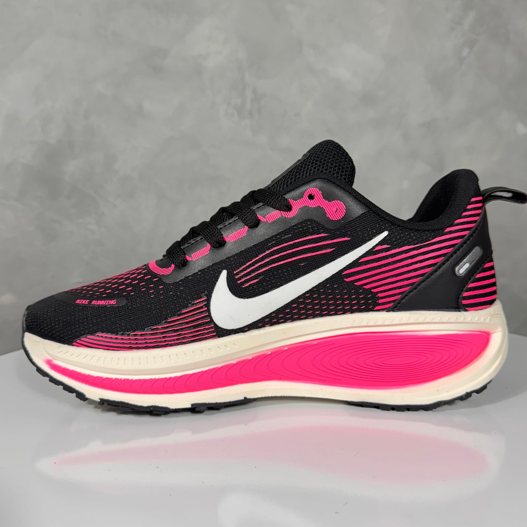 Tênis Feminino Vomero 18 Premium