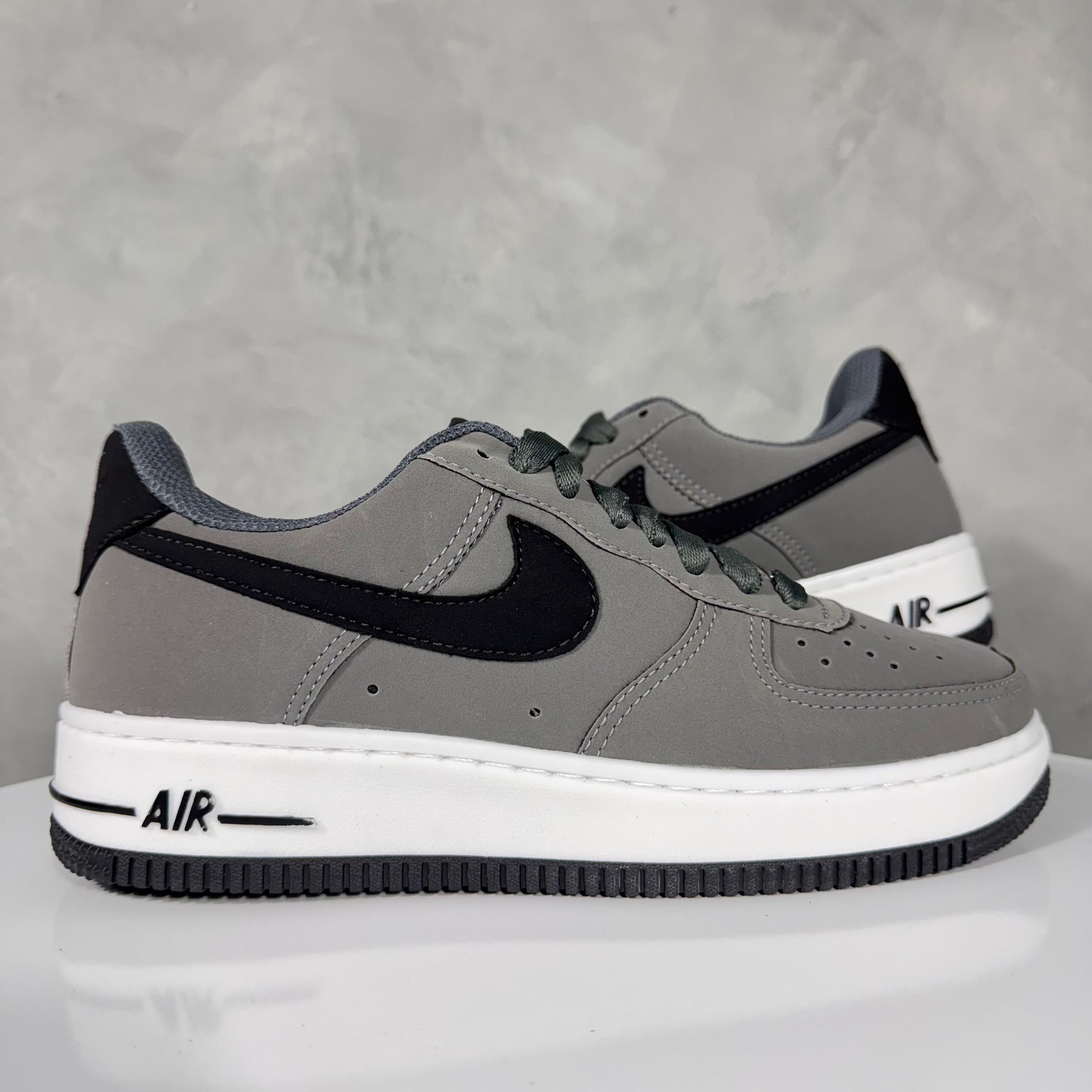Tênis Masculino Nike Air Force 1 Cinza Escuro Premium