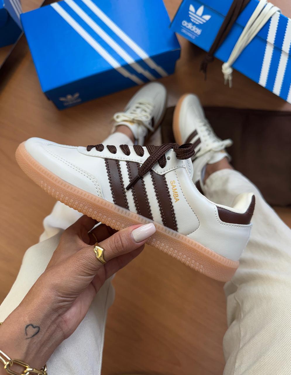 Tênis Feminino Adidas Samba Premium (EM COURO)