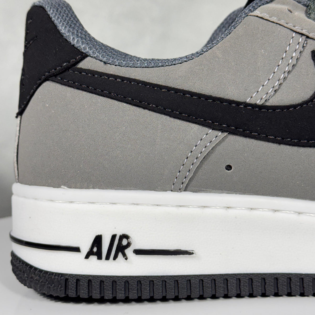 Tênis Masculino Nike Air Force 1 Cinza Escuro Premium