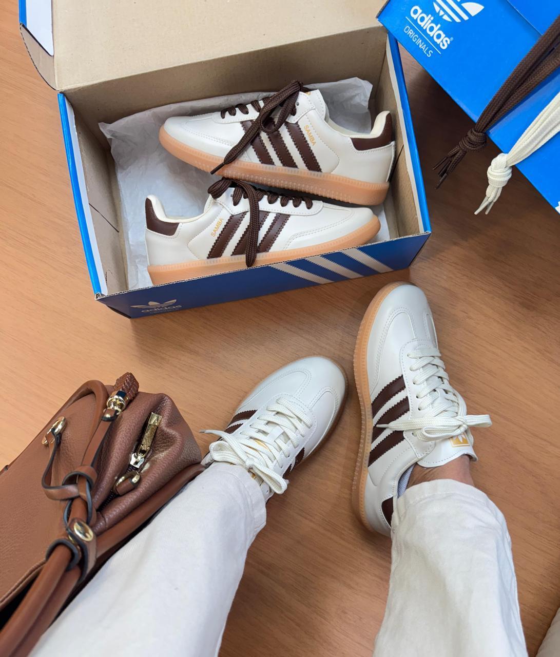 Tênis Feminino Adidas Samba Premium (EM COURO)