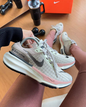 Tênis Feminino Nike ZoomX Invencible Run Premium